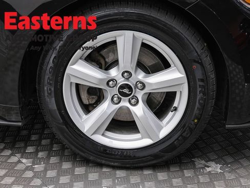 Used 2017 Ford Mustang Coupe RWD image 28