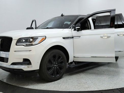 Used 2023 Lincoln Navigator L Black Label AWD/4WD image 9