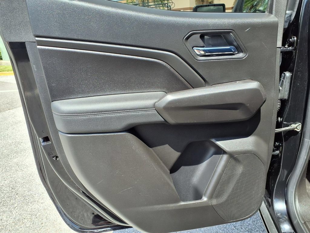 Used 2025 GMC Canyon Elevation w/ Convenience Package AWD/4WD image 19