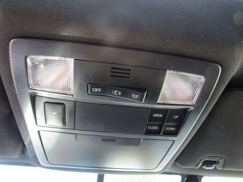 Used 2017 Toyota Tacoma TRD Sport w/ Premium & Technology Package image 42