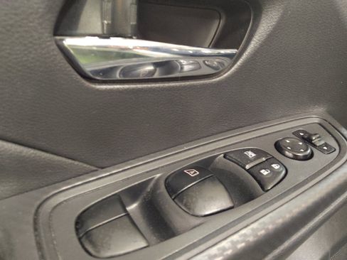 Used 2024 Nissan Versa SV FWD image 27