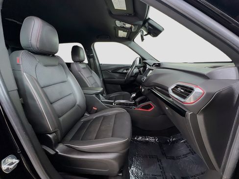 Used 2023 Chevrolet TrailBlazer RS image 28