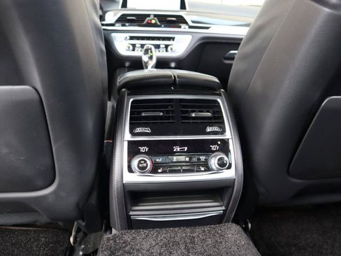 Used 2022 BMW 740i w/ M Sport Package RWD image 49