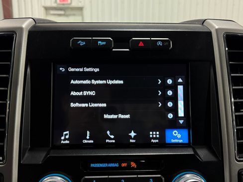 Used 2018 Ford F150 Lariat w/ Equipment Group 502A Luxury AWD/4WD image 30