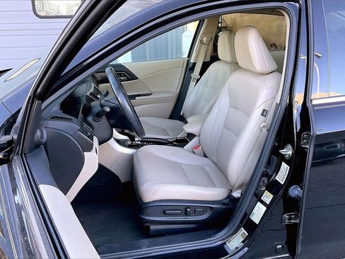 Used 2015 Honda Accord Touring image 25