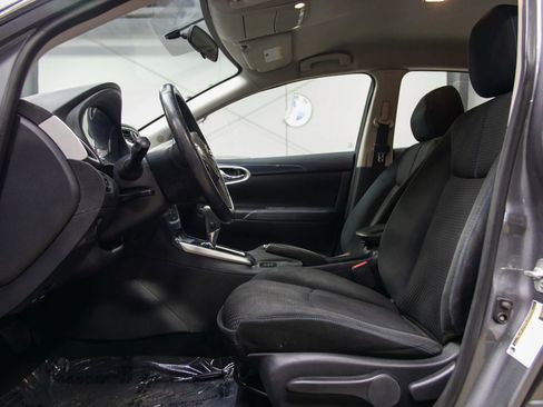 Used 2019 Nissan Sentra SR image 18