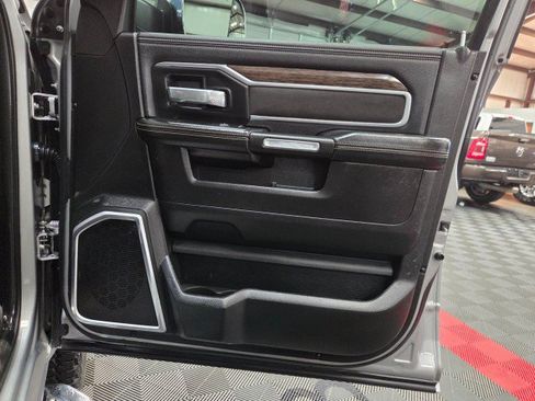 Used 2019 RAM 2500 Laramie AWD/4WD image 37