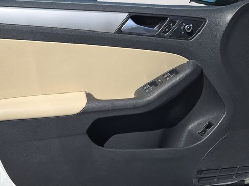 Used 2014 Volkswagen Jetta SE image 10