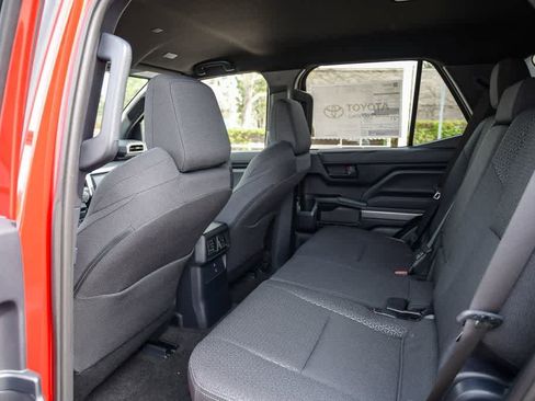 New 2026 Toyota 4Runner SR5 AWD/4WD image 18