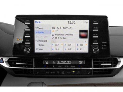 Certified 2024 Toyota Sienna XLE image 10