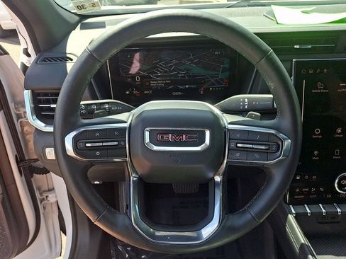 Used 2025 GMC Terrain Elevation w/ Elevation Premium Package AWD/4WD image 19