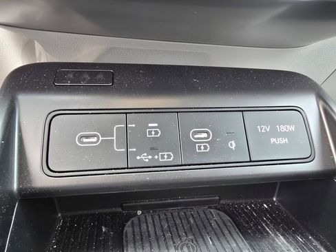 Used 2024 Hyundai Kona Limited image 20