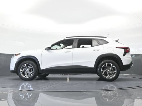 Used 2024 Chevrolet Trax LT FWD image 52