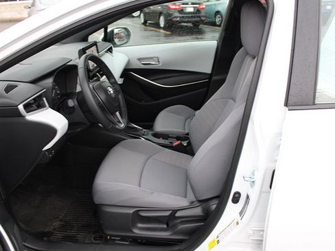 Certified 2025 Toyota Corolla SE image 12