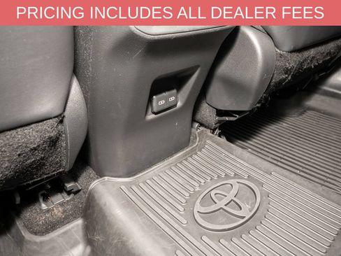 Used 2022 Toyota RAV4 Limited AWD/4WD image 7