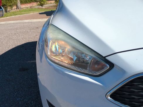 Used 2017 Ford Focus SE image 10