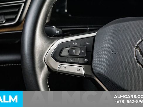 Used 2025 Volkswagen Atlas SE image 27