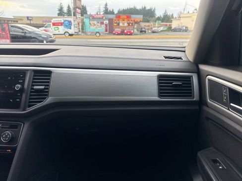 Used 2018 Volkswagen Atlas Launch Edition image 11