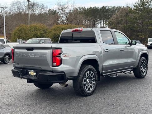 Used 2024 Chevrolet Colorado Z71 w/ Z71 Convenience Package 2 image 3