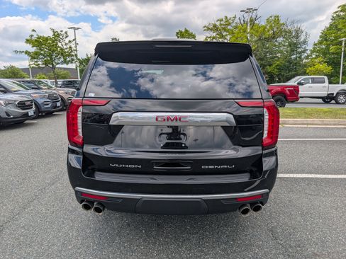 Used 2021 GMC Yukon Denali w/ Denali Premium Package AWD/4WD image 4
