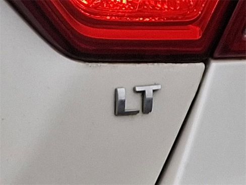 Used 2014 Chevrolet Impala LT w/ Convenience Package image 30