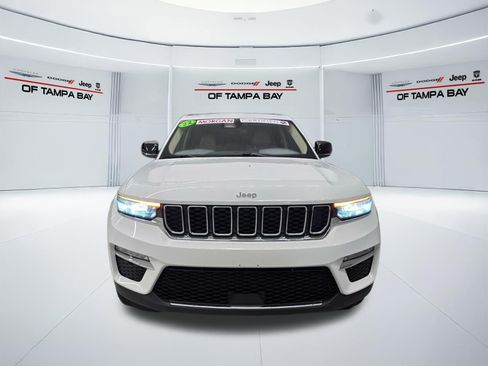 Certified 2022 Jeep Grand Cherokee Limited AWD/4WD image 8