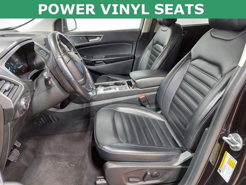 Used 2023 Ford Edge SEL image 3