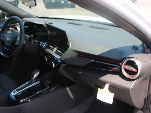 New 2026 Chevrolet Trax RS w/ Sunroof Package FWD image 30