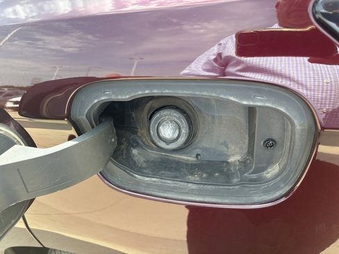 Used 2023 Ford Edge SEL image 12