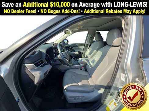 Used 2023 Toyota Highlander XLE image 16