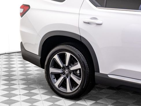 Certified 2025 Honda Pilot Touring image 37