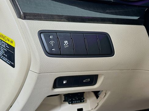 Used 2016 Kia Cadenza Base image 10