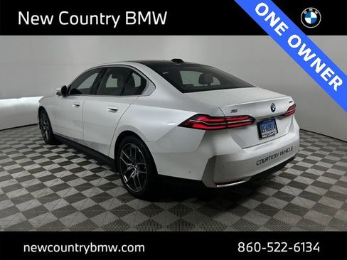 Used 2025 BMW i5 xDrive40 w/ Premium Package image 5