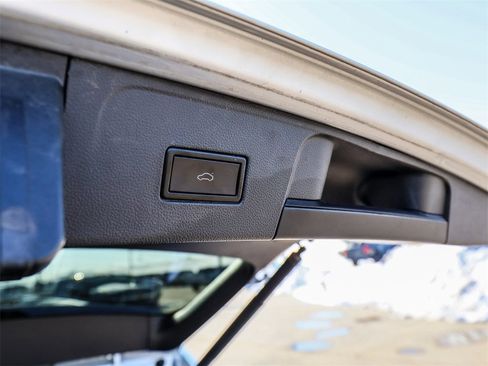 Used 2019 Volkswagen Atlas SE image 14