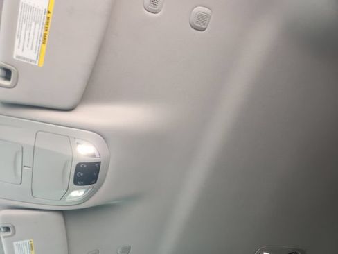 Used 2022 Chrysler Voyager LX FWD image 25