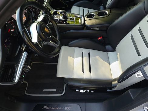 Used 2020 Porsche Panamera 4S image 13