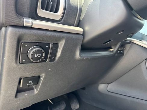 Used 2025 Ford Expedition Active AWD/4WD image 14