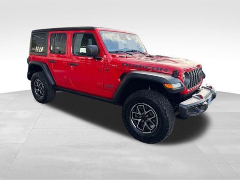 Used 2025 Jeep Wrangler Unlimited Rubicon w/ Convenience Group AWD/4WD image 7