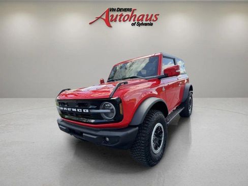 Used 2023 Ford Bronco Outer Banks w/ Sasquatch Package AWD/4WD image 3