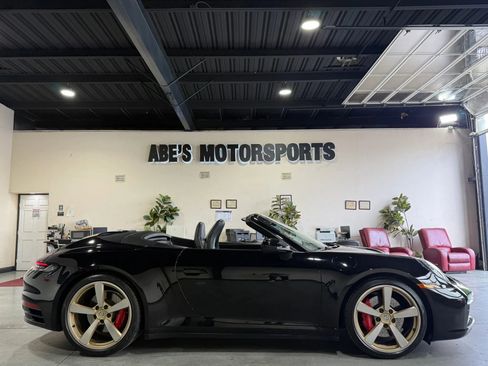 Used 2020 Porsche 911 Carrera 4S AWD/4WD image 13