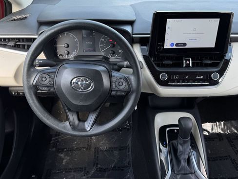 Used 2025 Toyota Corolla LE FWD image 10
