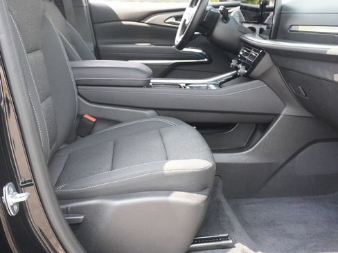 Used 2025 Chevrolet Traverse LT AWD/4WD image 29
