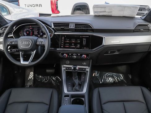 New 2025 Audi Q3 2.0T Premium image 16