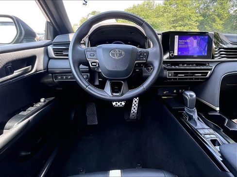 Used 2025 Toyota Camry SE FWD image 17