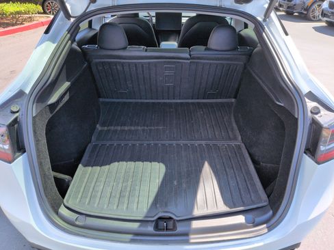 Used 2023 Tesla Model Y AWD image 31