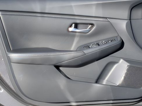 Certified 2025 Nissan Sentra SV FWD image 12