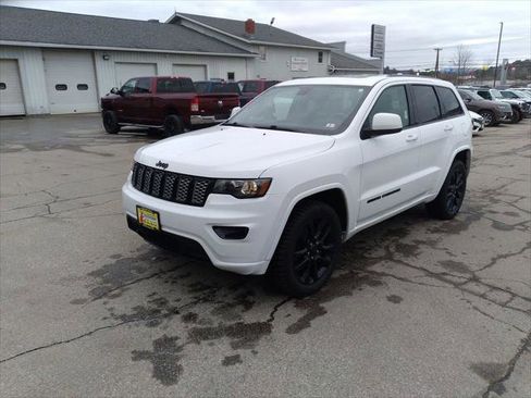 Certified 2021 Jeep Grand Cherokee Laredo X AWD/4WD image 12