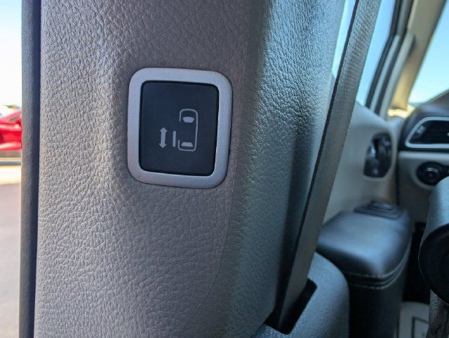 Used 2024 Chrysler Pacifica Touring-L FWD image 20