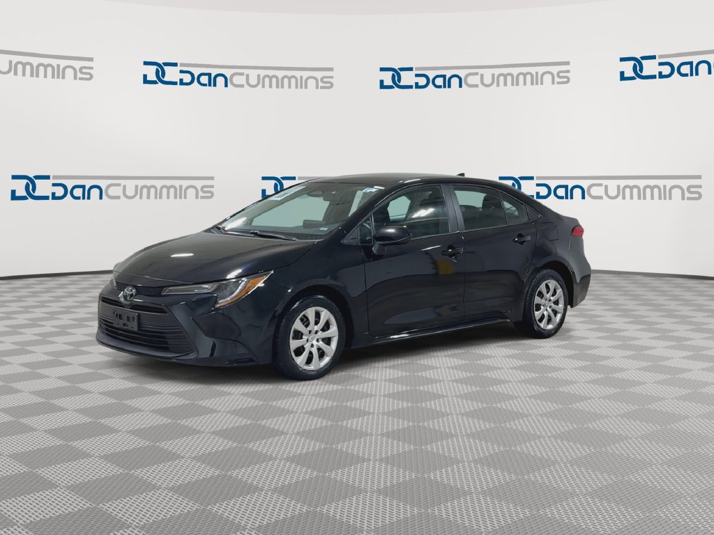Used 2025 Toyota Corolla LE FWD image 4