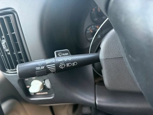 Used 2001 Chevrolet Express 2500 Passenger RWD image 14